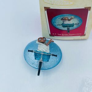 Hallmark Keepsake ET E.T. Extra Terrestrial 20th Anniversary Christmas Ornament